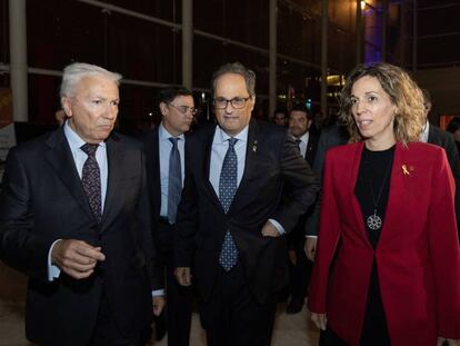 El presidente de Cecot, Antoni Abad; el presidente de la Generalitat, Quim Torra; y la consejera de Empresa, Àngels Chacón.