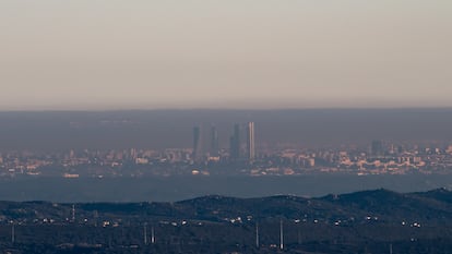 La visible contaminación de la ciudad de Madrid en una fotografía del 24 de enero de 2024.