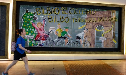 Un mural urbano en Bilbao, para dar la bienvenida al Tour de Francia 2023, que sale de la capital vizcaína con la Grand Départ Pays Basque, donde recorrerá tres etapas en el País Vasco.
