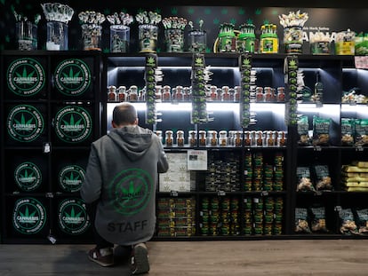 Una tienda de productos relacionados con el cannabis, en Madrid.