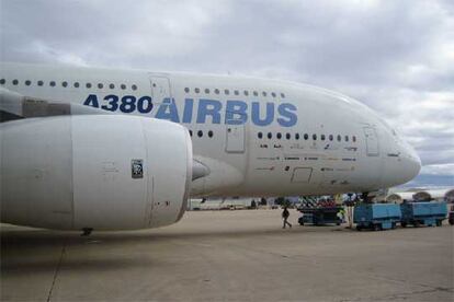 El A-380, en la base de Morón, a la que llegó el pasado miércoles.