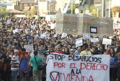 Por el empleo, por un cambio en el mundo empresarial, financiero y pol&iacute;tico, y por la paralizaci&oacute;n de los deshaucios. Estas han sido las reivindicadiones m&aacute;s populares en la marcha de C&oacute;rdoba.