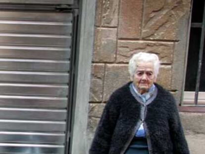 Una mujer del barrio del Carmel