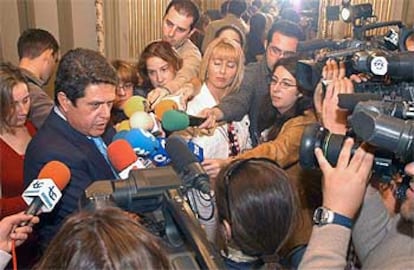 El ministro de Defensa, Federico Trillo-Figueroa, ayer en Cartagena (Murcia).