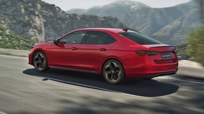 Etiqueta Cero, 271 CV y 225 km/h para el nuevo Skoda Superb