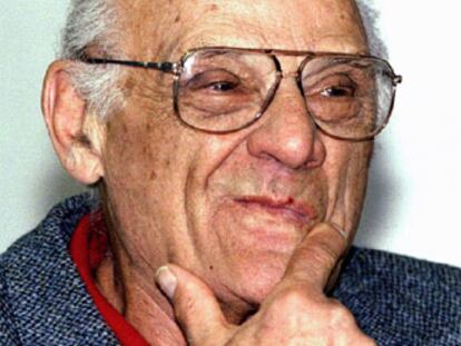 Arthur Miller, en una conferencia de prensa en Norwich Playhouse en octubre de 1995.