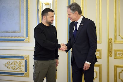 El presidente de Ucrania, Volodímir Zelenski, y el secretario de Estado de EE UU, Anthony Blinken, el pasado 14 de mayo en Kiev.