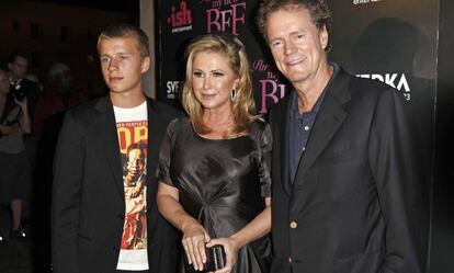 Conrad Hilton, Kathy Hilton, y Rick Hilton en Los Ángeles.