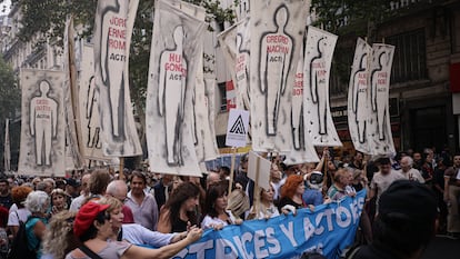 Marcha para conmemorar el Día Nacional de la Memoria de la Verdad y la Justicia en Buenos Aires, Argentina, el 24 de marzo de 2025.