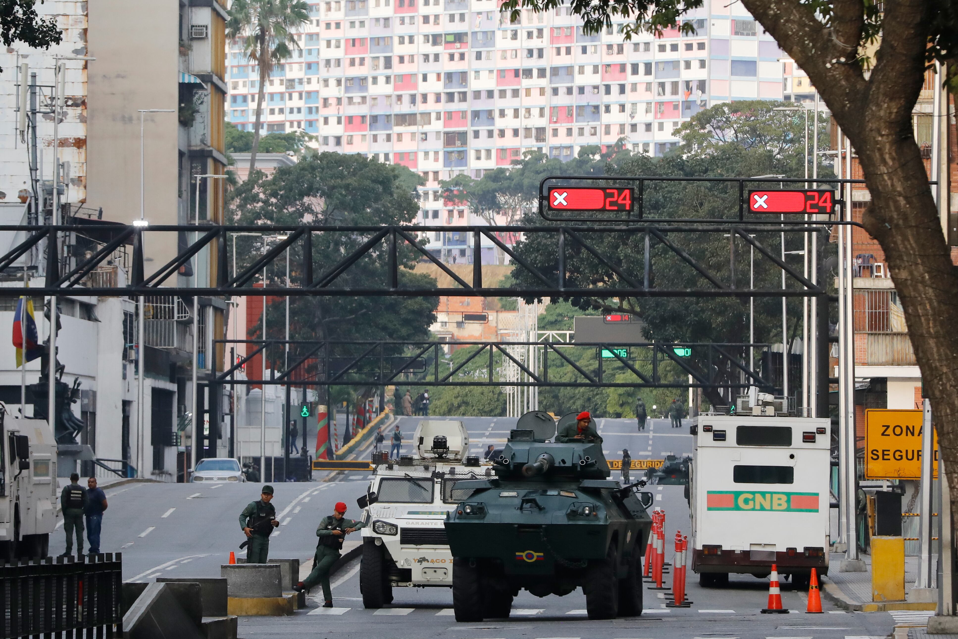 Maduro's Capture Announced by Trump Following Attacks in Venezuela - El País - Международные