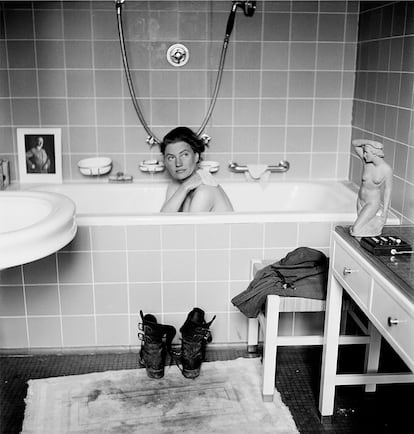 En la bañera de Hitler el mismo día que el Führer se suicidaba.