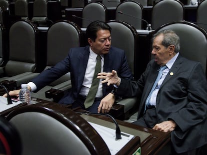 Mario Delgado y Porfirio Muñoz Ledo, en la Cámara de Diputados, en septiembre de 2019.