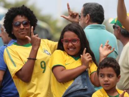 Las esperanzas de cambio de los seguidores del líder ultra chocan con las ganas de remontada de los partidarios de Haddad, en una jornada electoral sin percances