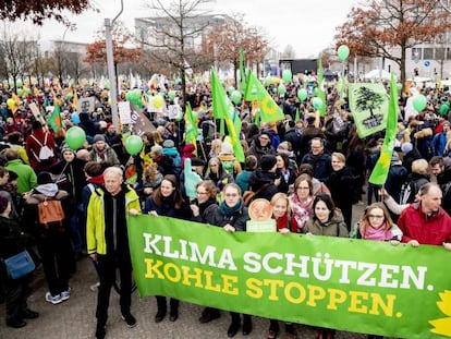 Miembros de Los Verdes encabezan una manifestación ecologista contra el carbón, el pasado 1 de diciembre en Berlín.