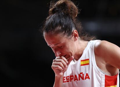 Laia Palau se lamenta tras la derrota de España ante Francia.