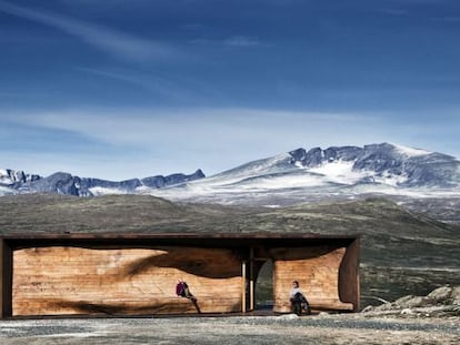 El pabell&oacute;n del Centro Noruego del Reno Salvaje en el parque nacional de Dovrefjell, proyectado por el estudio Snohetta.