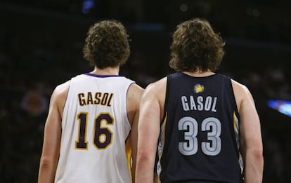 Los hermanos en un Memphis Grizzlies-Lakers de 2010