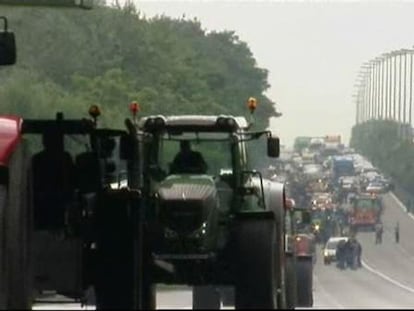Los productores de leche se manifiestan con tractores en Bruselas