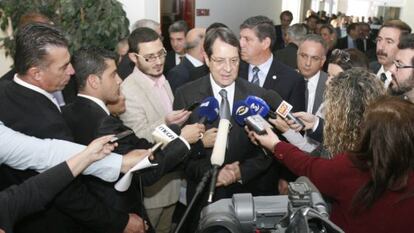 Anastasiadis responde a la prensa el pasado día 29 de marzo.