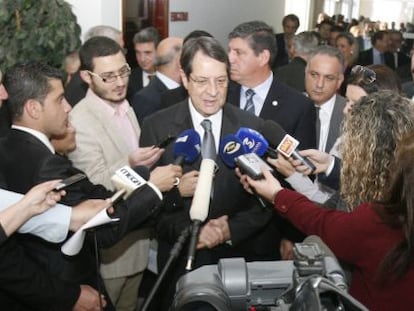 Anastasiadis responde a la prensa el pasado día 29 de marzo.