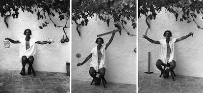 Salvador Dalí, en una serie de fotografías en su casa de Cadaqués, en la Costa Brava, con alpargatas de Castañer, en 1955.