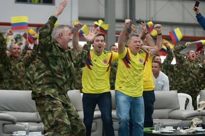 Juan Manuel Santos celebra un gol de Colombia en el Mundial de Rusia