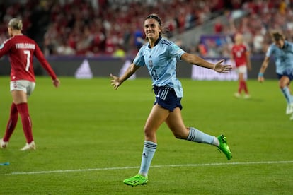 Marta Cardona celebra su gol ante Dinamarca este sábado en el último partido de la fase de grupos de la Eurocopa.