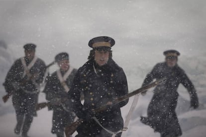 Tobias Menzières (capitán Fitzjames), en una escena de 'El Terror'.