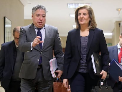 La ministra de Empleo, Fátima Báñez, con el secretario de Estado de Seguridad Social.