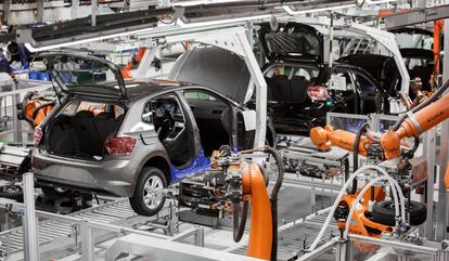 Cadena de montaje de la planta de Volkswagen en Navarra.