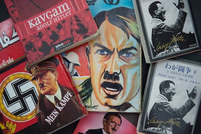 Diferentes ediciones del libro ‘Mi Lucha’ de Adolf Hitler.