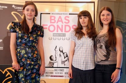 Ginger Romàn, Noémie Le Carrer y Valérie Nataf, protagonistas de la película francesa <i>Bas Fonds</i>, durante la presentación del filme en la Mostra de València.