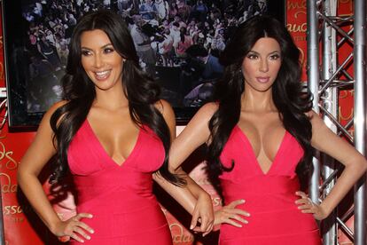 Kim Kardashian no se puede quejar con su figura de cera: es más natural que ella.