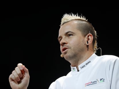 El chef español Dabiz Muñoz, del restaurante Diverxo de Madrid, en una ponencia durante la segunda jornada del congreso gastronómico internacional Madrid Fusión, el 29 de marzo de 2022 en Madrid.