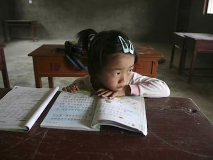 Solo algunas regiones de China se eval&uacute;an en el informe PISA. En la imagen, una alumna de una zona rural al este del pa&iacute;s. 