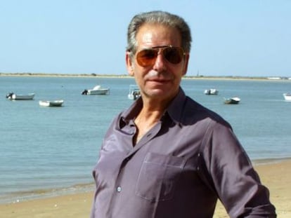 Rafael de Paula, en la playa de Sanl&uacute;car de Barrameda en 2004.