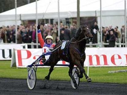 CARRERAS DE CABALLOS: <i>Varenne </i>gana el Gran Premio de América el pasado 27 de junio conducido por Giampaolo Minnnuci.