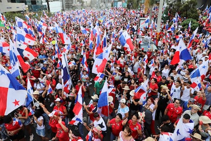 People react after Panama's top court ruled a mining contract with Canadian miner First Quantum unconstitutional, November 28, 2023.