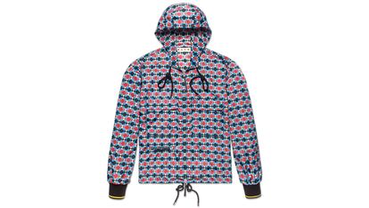 Anorak de nylon con contraste en los puños (890 euros).