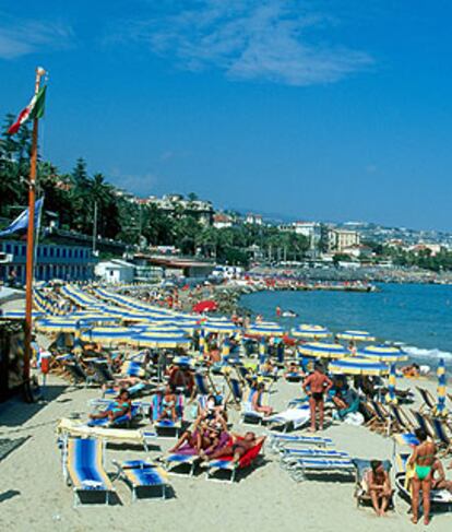 Riviera de Poniente, en San Remo. Las primeras palmeras del paseo fueron donadas por la zarina María Alexandrovna.