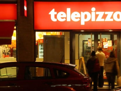 Fachada de un Telepizza en la calle Hermanos de Pablo de Madrid.
