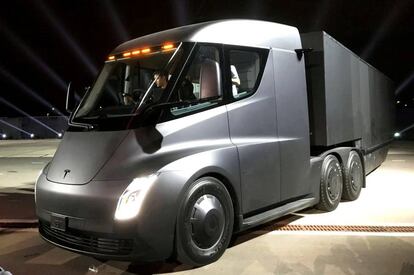 El primer Tesla Semi no se entregará al menos hasta el año 2019