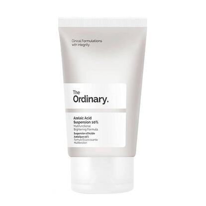 Este producto de The Ordinary tiene una concentración del 10% de ácido azelaico de alta pureza, que actúa para exfoliar suavemente la piel. Añade propiedades no comedogénicas y promueve un acabado radiante.