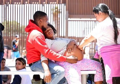 Migrante haitiana embarazada en la frontera de México y Estados Unidos