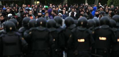 Un grupo de policías en las inmediaciones del Congreso en 2013.