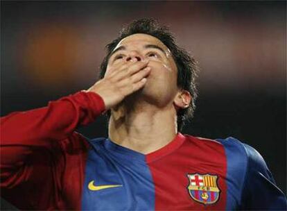 Saviola celebra un gol con la camiseta del Barcelona
