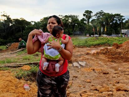 Guerrilleras de Las FARC en su primer Día de la Madre en paz.