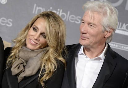 Alejandra Silva y Richard Gere durante el estreno en Madrid de la película 'Invisibles', en 2015.