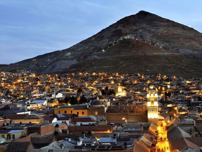La ciudad boliviana de Potos&iacute;, dominada por el Cerro Rico. 