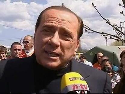 Berlusconi: "Es como un fin de semana en el camping"